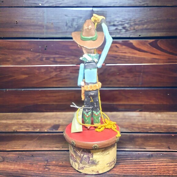 Cowboy with Lariat Treasure Box Figurine by Seasons of Cannon Falls - NIB - Picture 4 of 9